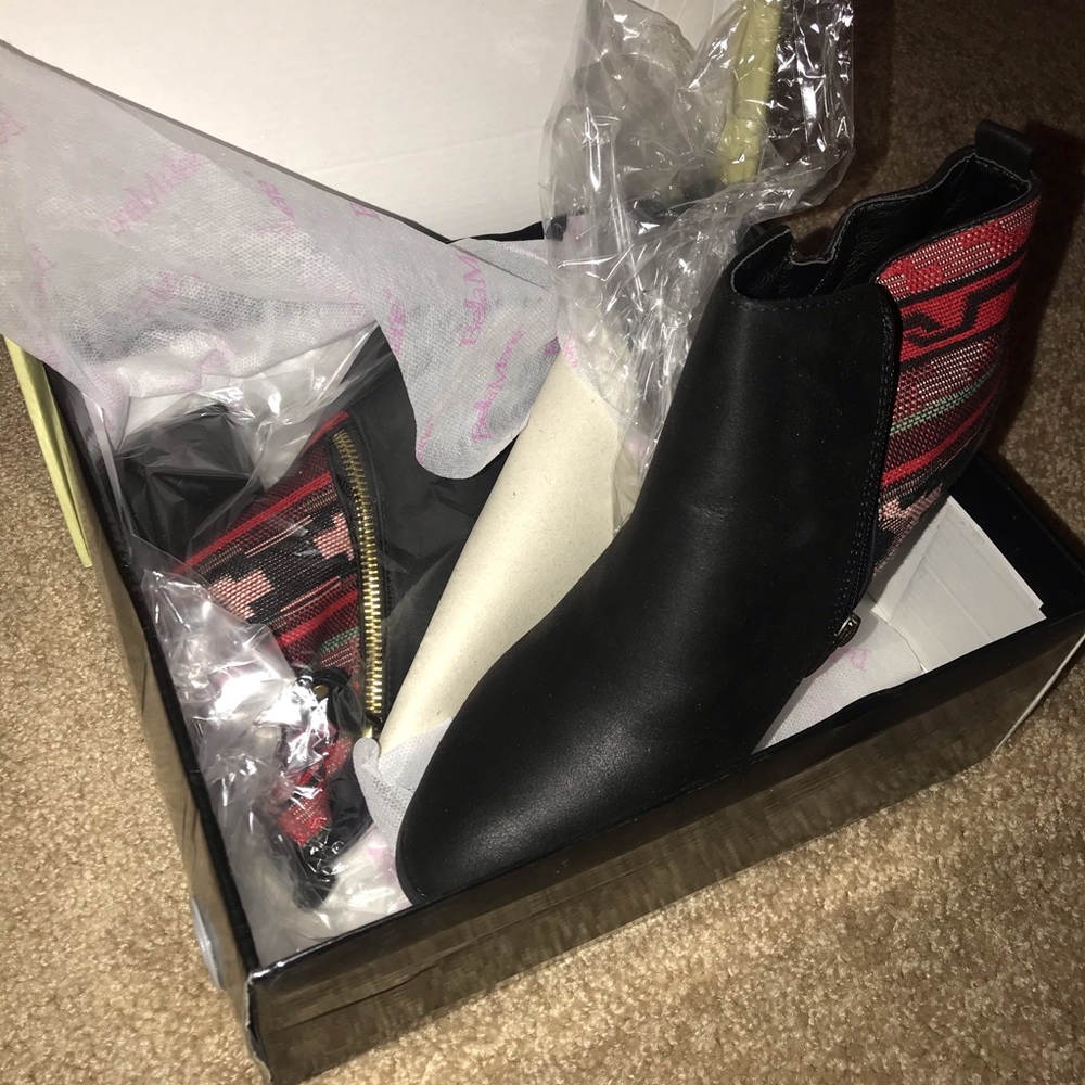 Bella Marie size 9 Bootie